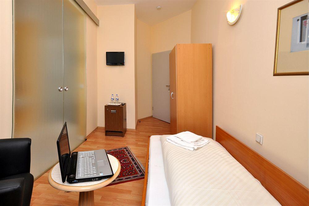 Hotel Apadana Frankfurt Frankfurt nad Mohanem Exteriér fotografie